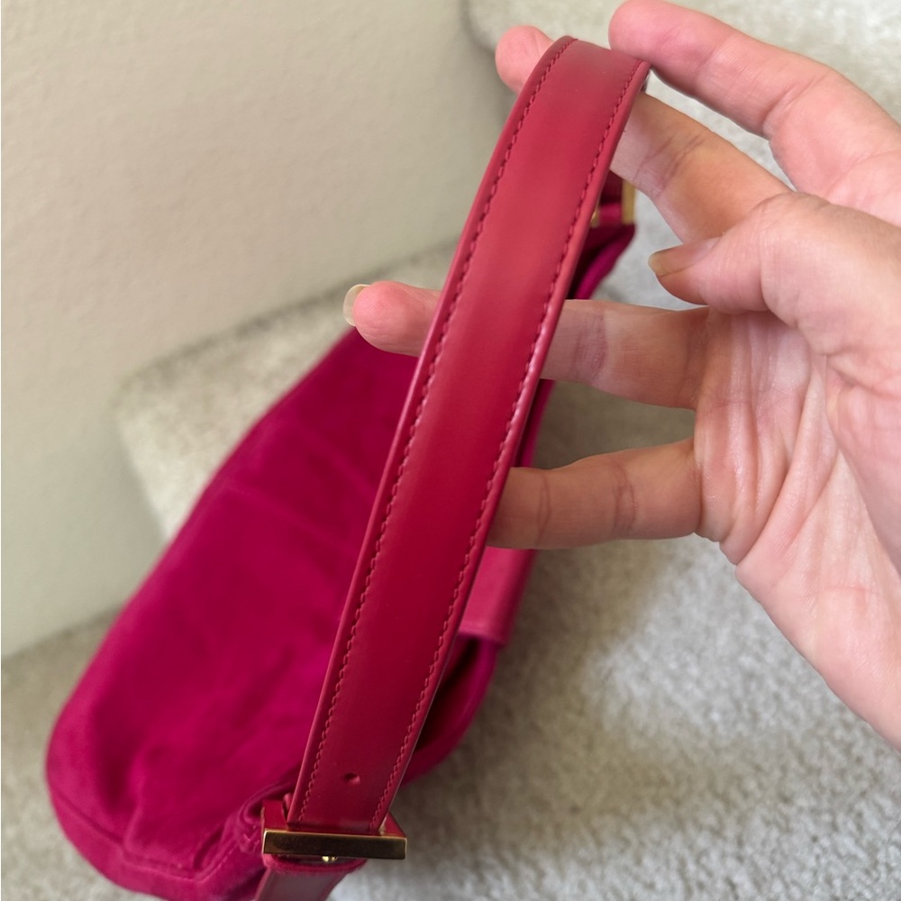 Fendi mamma baguette shoulder hobo bag in pink suede with glittery FF buckle - Picture 13 of 16